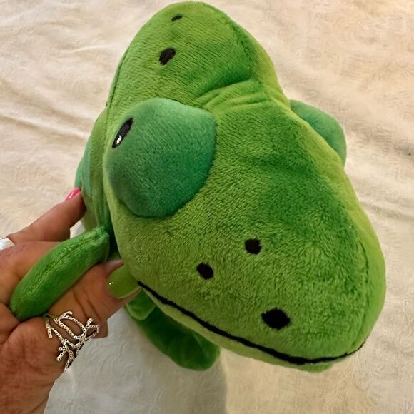 Endangered Species Plush Green Iguana 13" Don't Disappear Stuffed Animal Toy - Picture 8 of 8